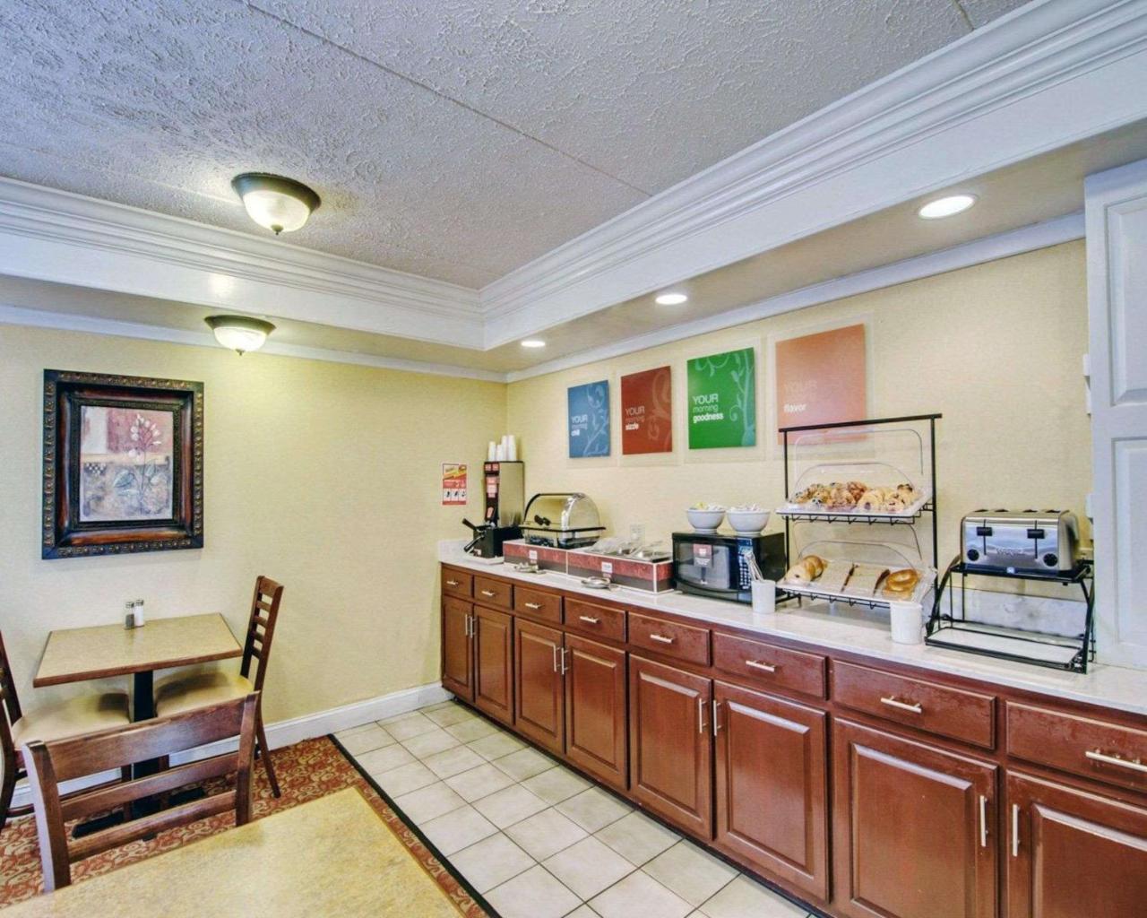 Comfort Inn Near Martinsville Speedway Bagian luar foto