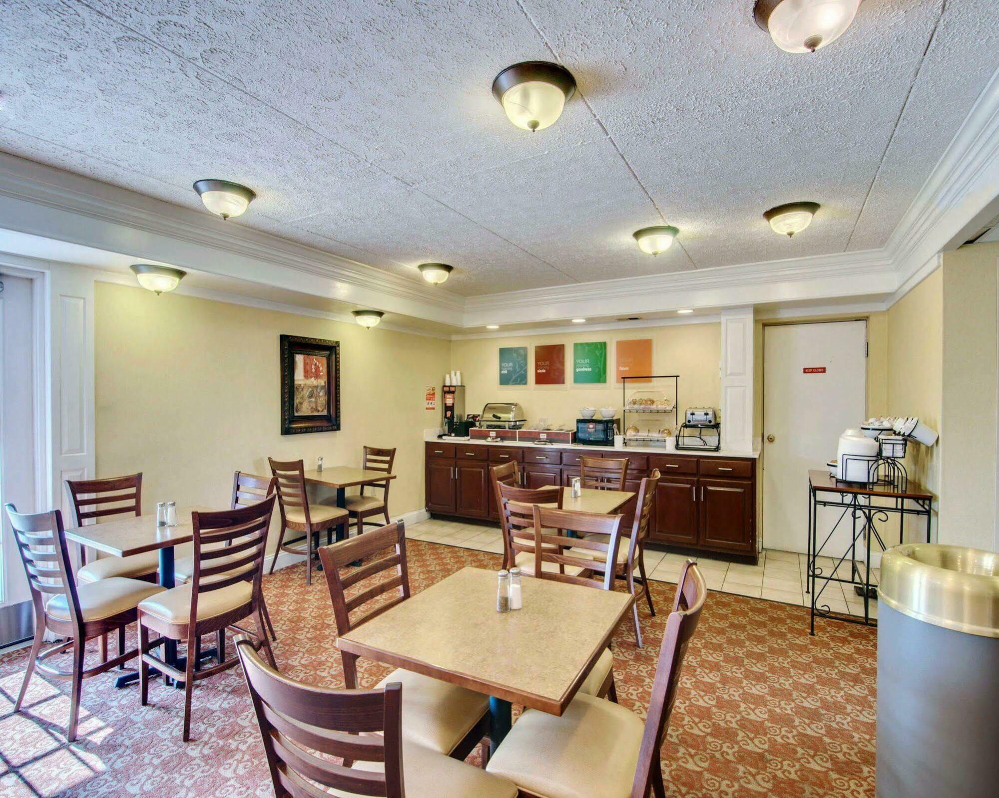 Comfort Inn Near Martinsville Speedway Bagian luar foto